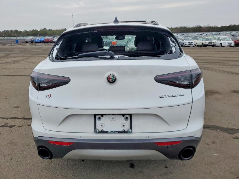 2024 Alfa Romeo Stelvio ti