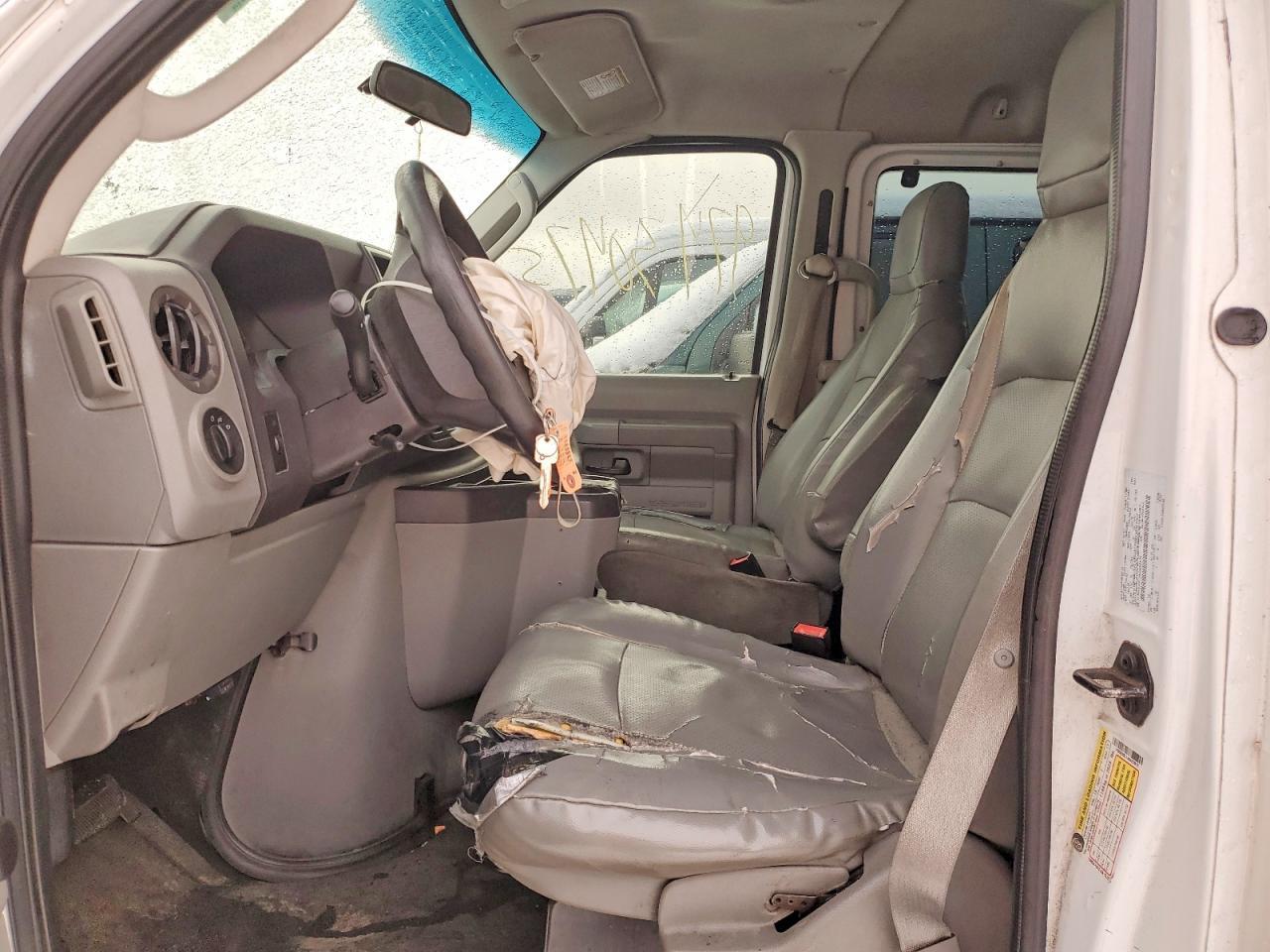 2010 Ford Econoline E350 Super Duty Wagon