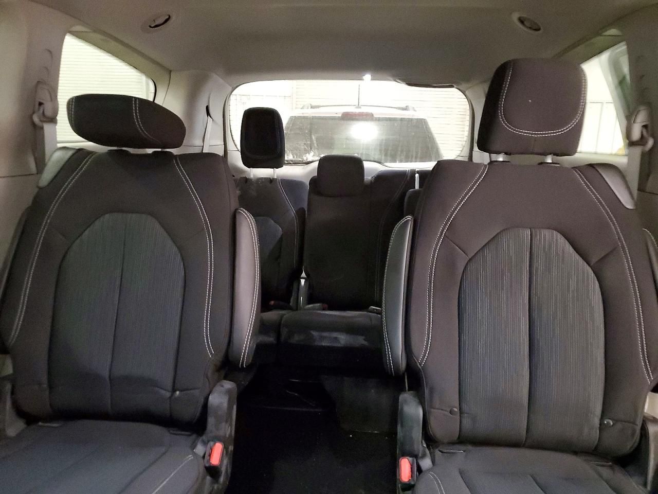 2024 Chrysler Voyager lx