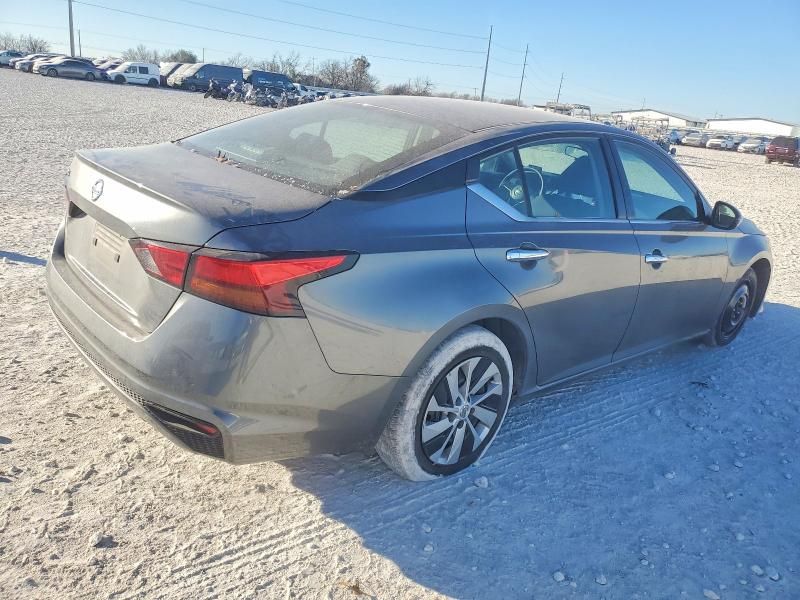 2022 Nissan Altima s