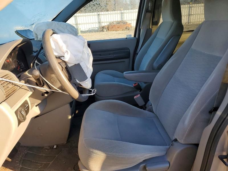 2005 Ford Freestar se