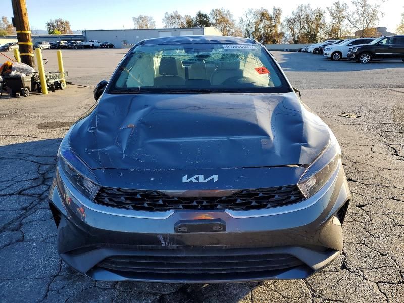 2023 KIA Forte lx