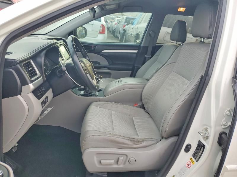 2017 Toyota Highlander le