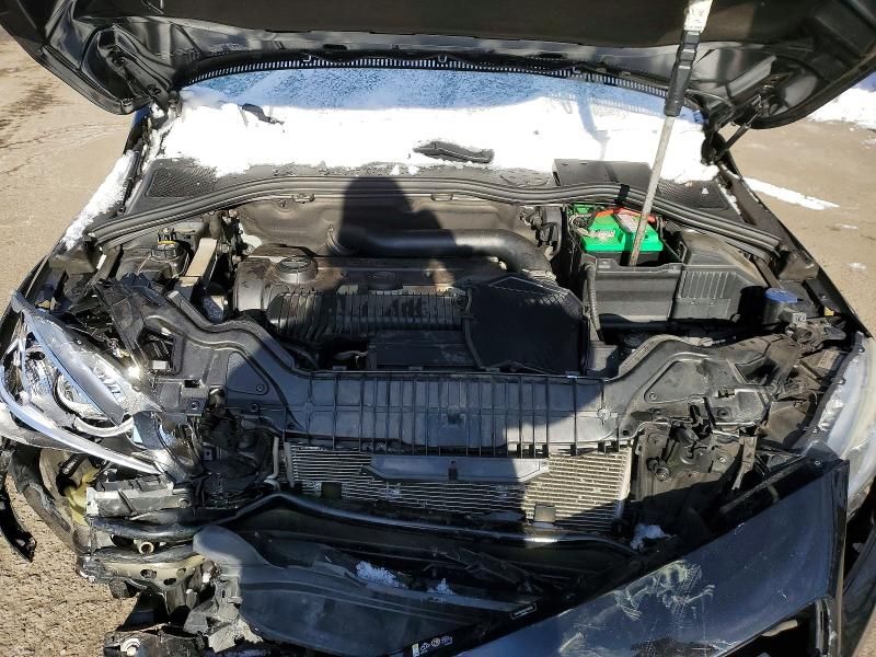 2016 Volvo V60 Cross Country Premier