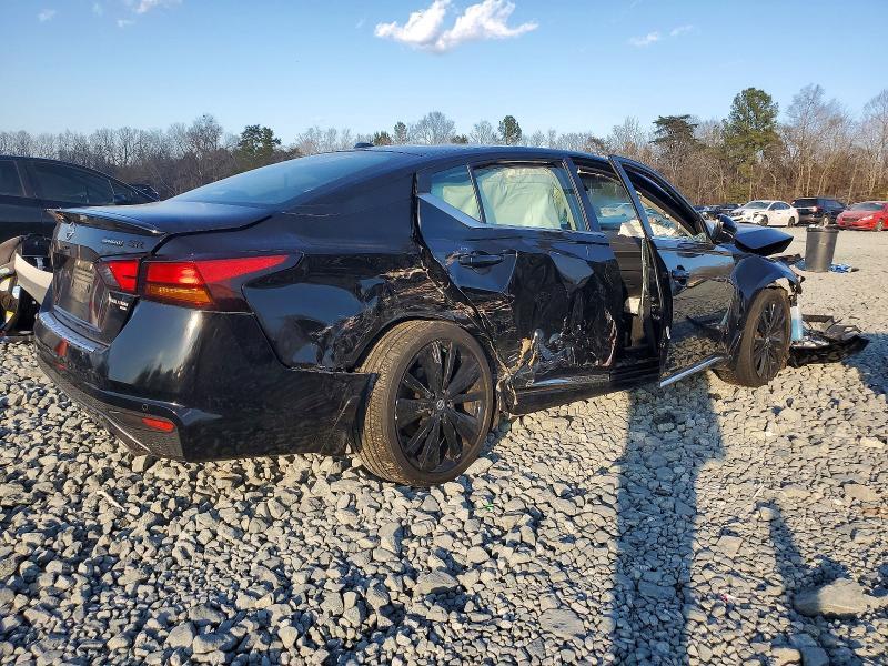 2022 Nissan Altima sr