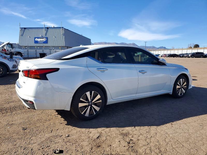 2022 Niss Altima 2.5 sv