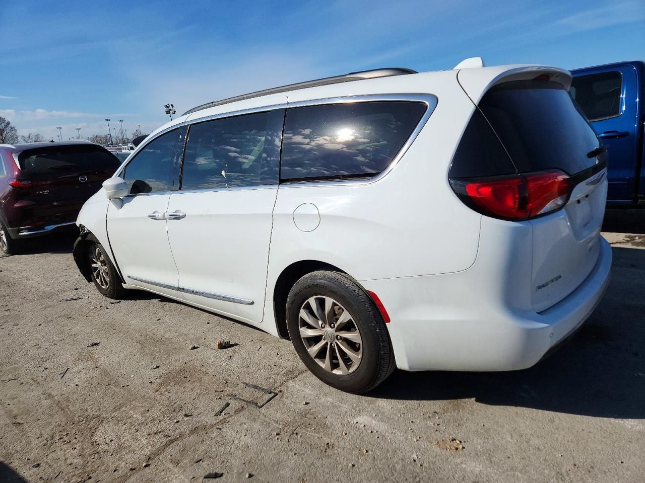 2017 Chrysler Pacifica Touring l