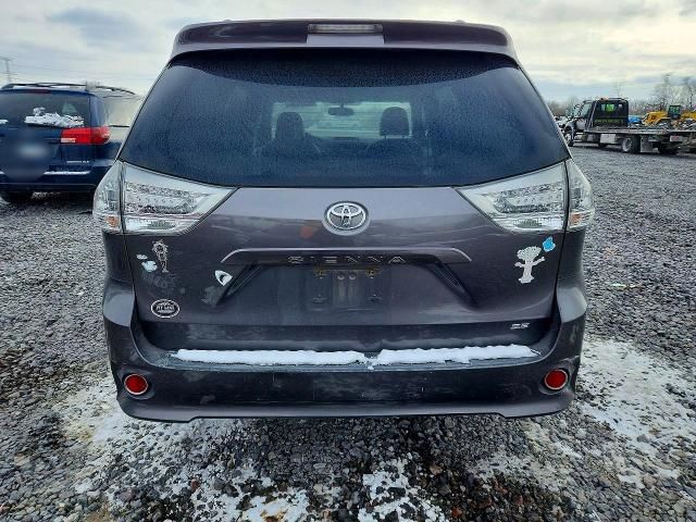 2012 Toyota Sienna Sport