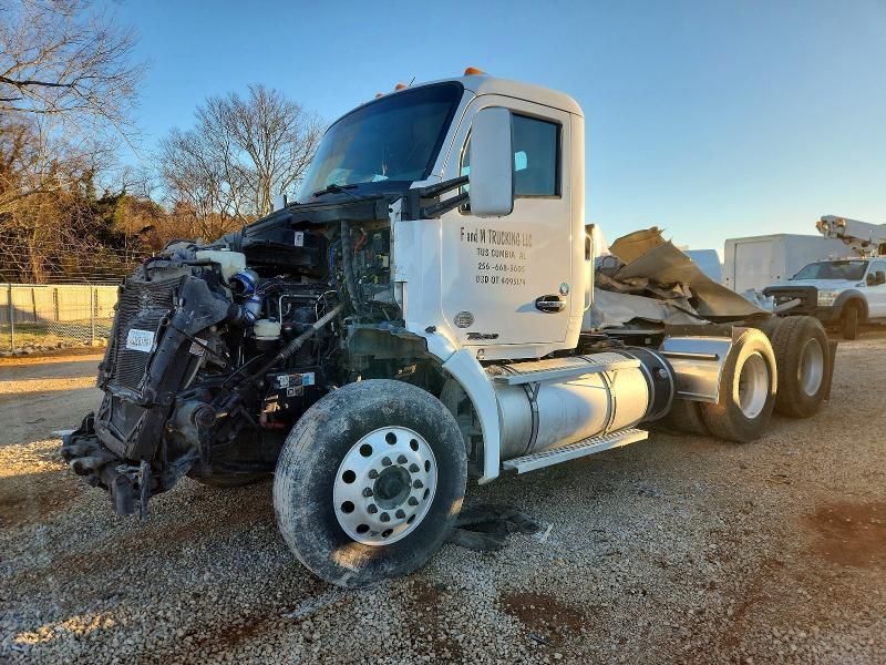 2017 Kenworth T680 Semi Truck