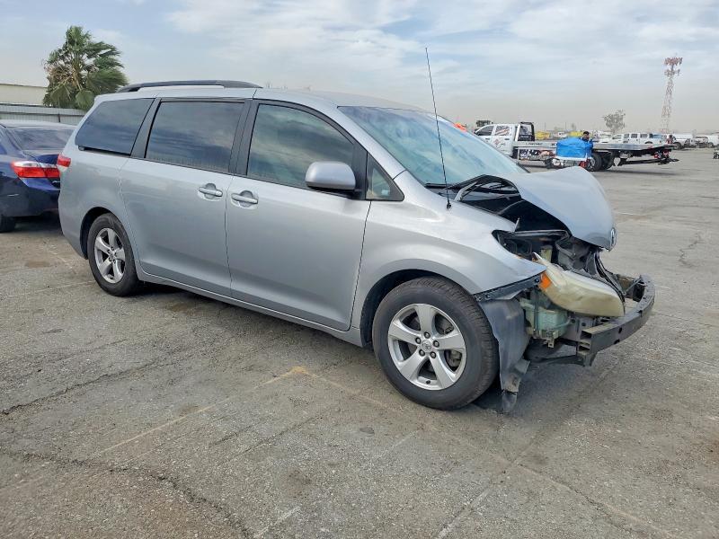 2014 Toyota Sienna le