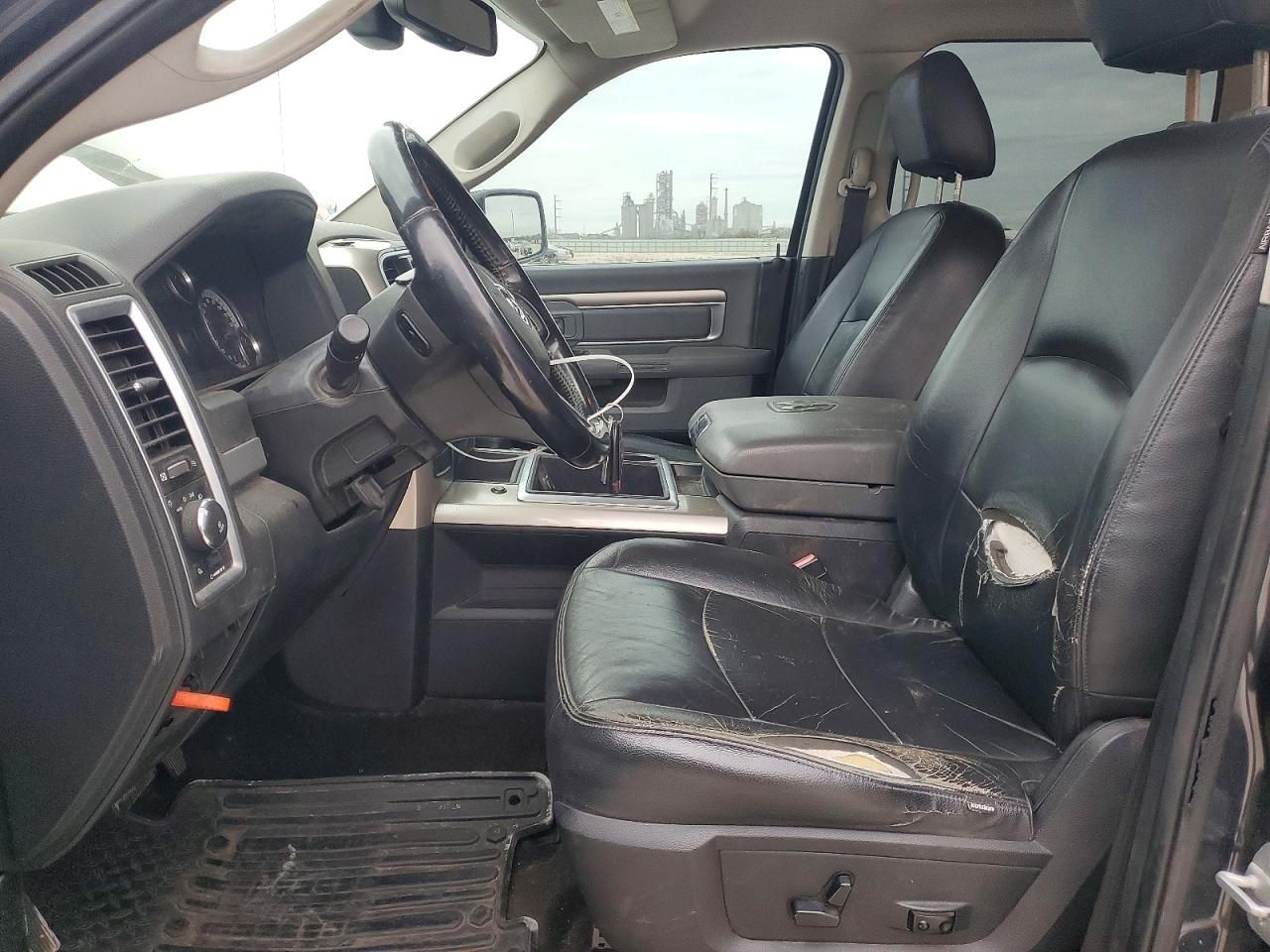 2015 Dodge RAM 1500 SLT