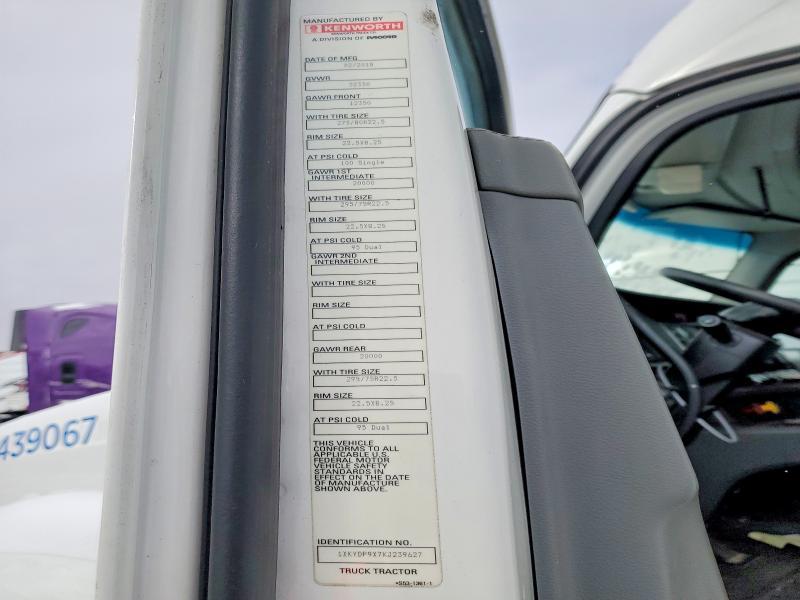 2019 Kenworth T680 Semi Truck