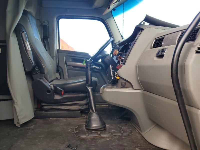 2018 Kenworth Constructi-Semi Truck