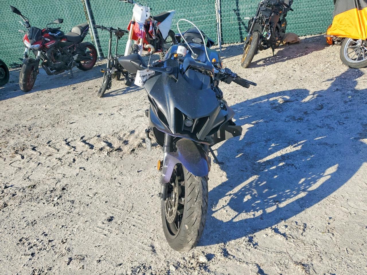 2025 Yamaha YZFR7