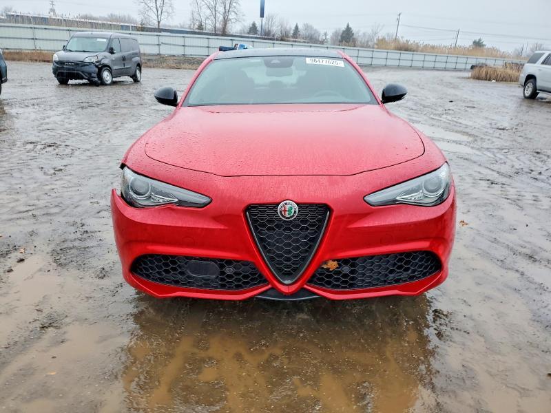 2022 Alfa Romeo Giulia Super