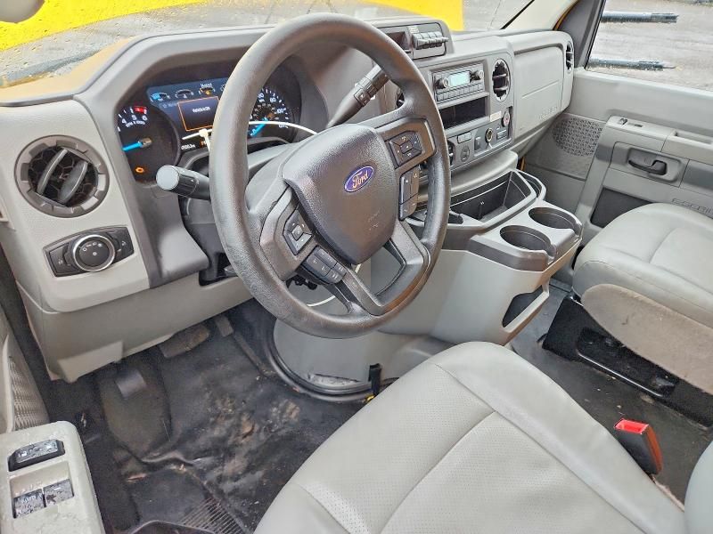 2022 Ford Econoline-BOX Truck