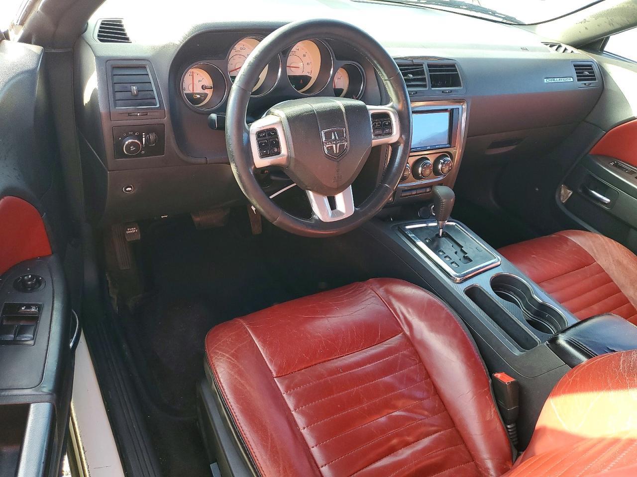 2014 Dodge Challenger sxt