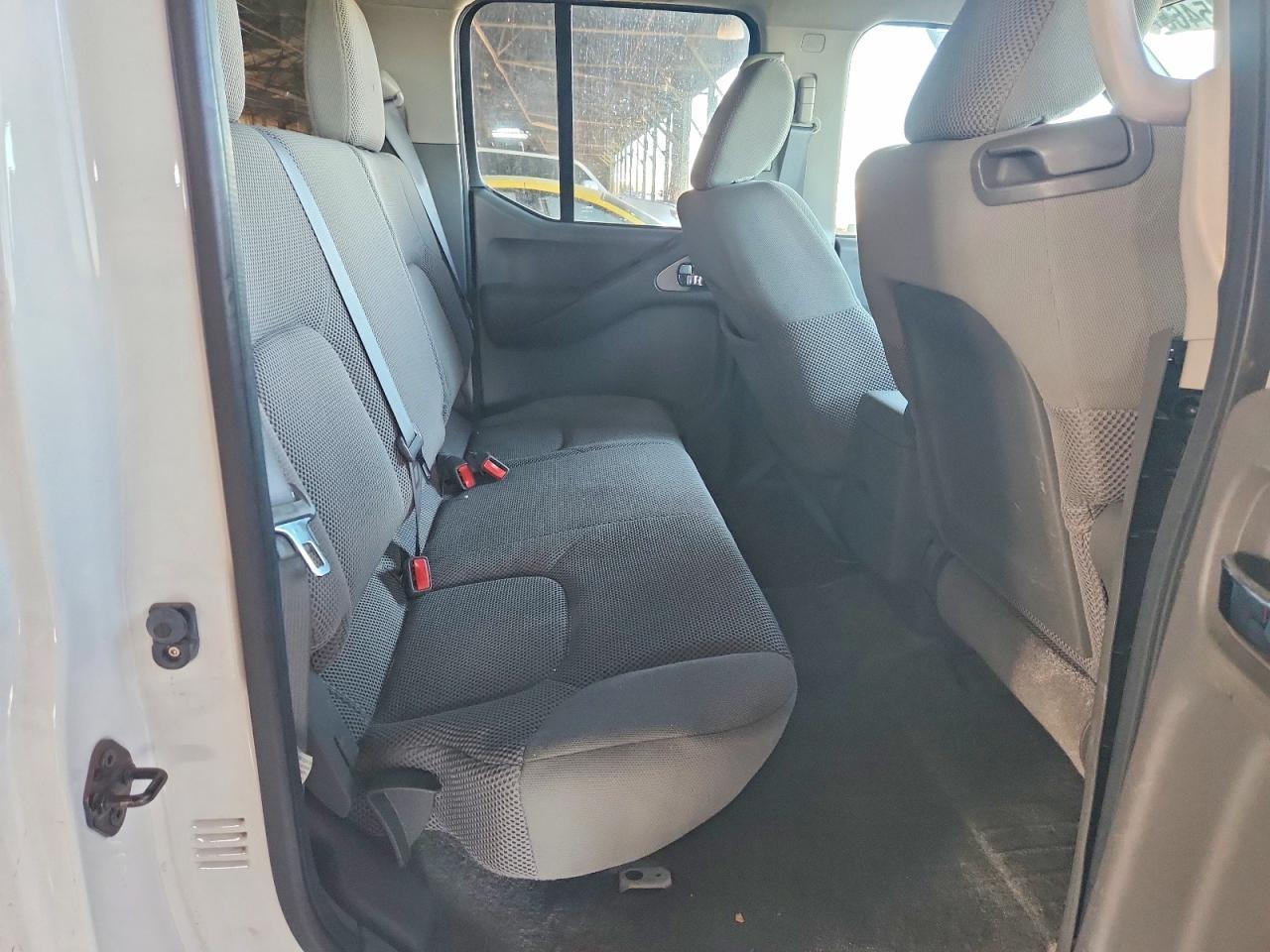 2012 Nissan Frontier s