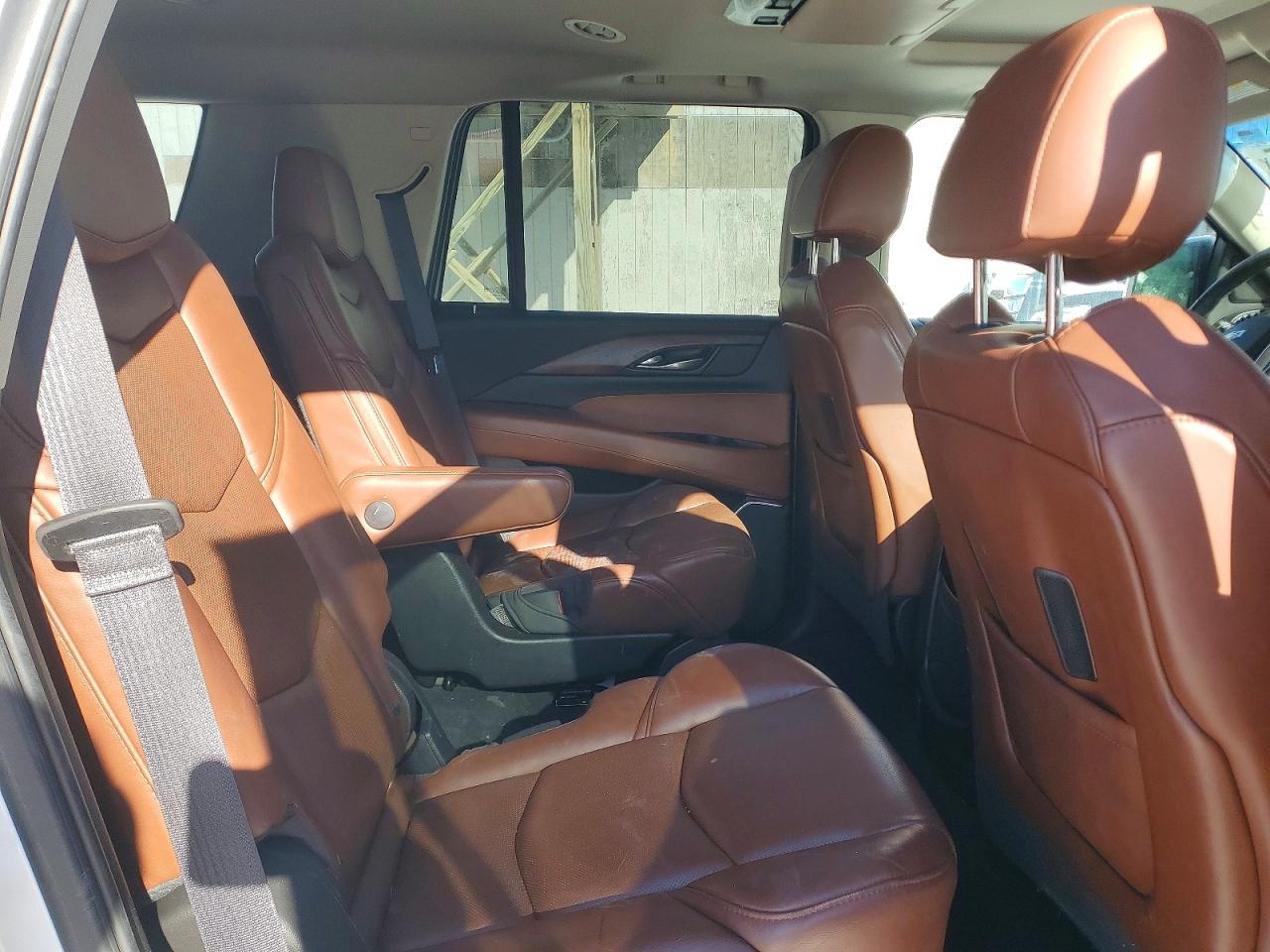 2018 Cadillac Escalade Luxury
