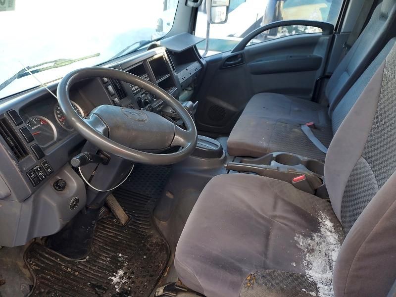 2011 Isuzu Npr hd box Truck