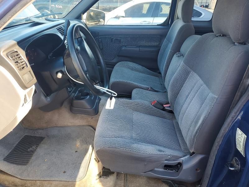 2000 Nissan Frontier King cab xe