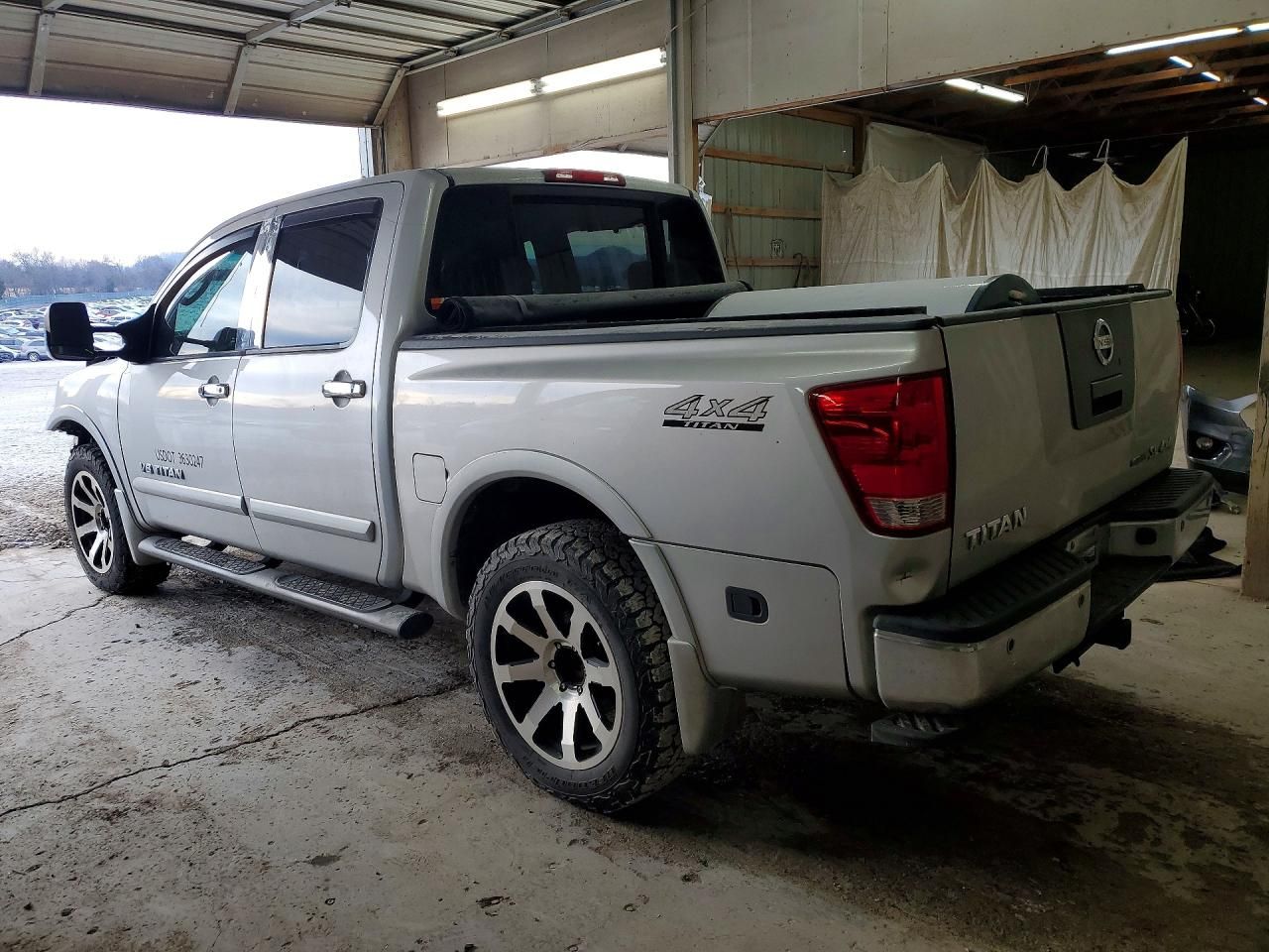 2011 Nissan Titan SV