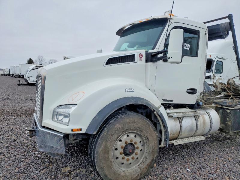 2021 Kenworth Construction T880