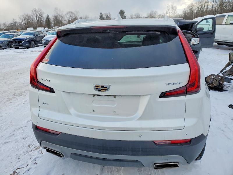 2022 Cadillac XT4 Premium Luxury