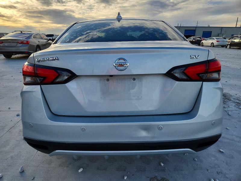 2020 Nissan Versa sv