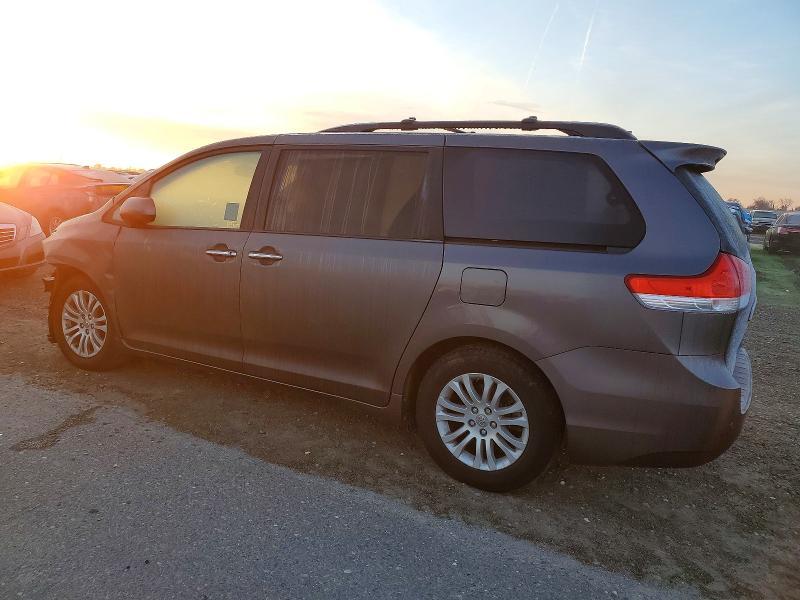 2012 Toyota Sienna xle
