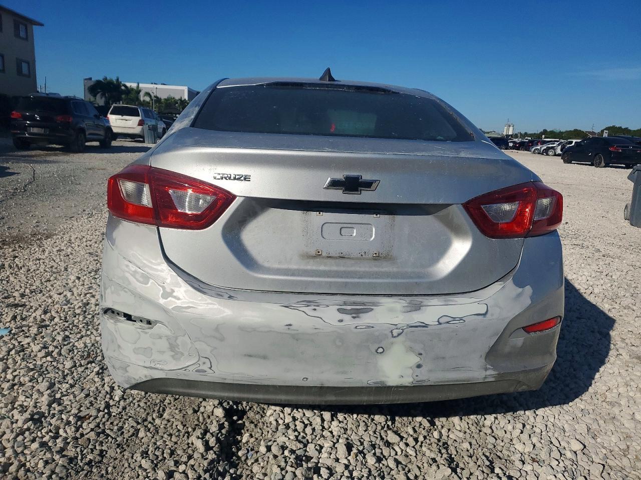 2018 Chevrolet Cruze ls