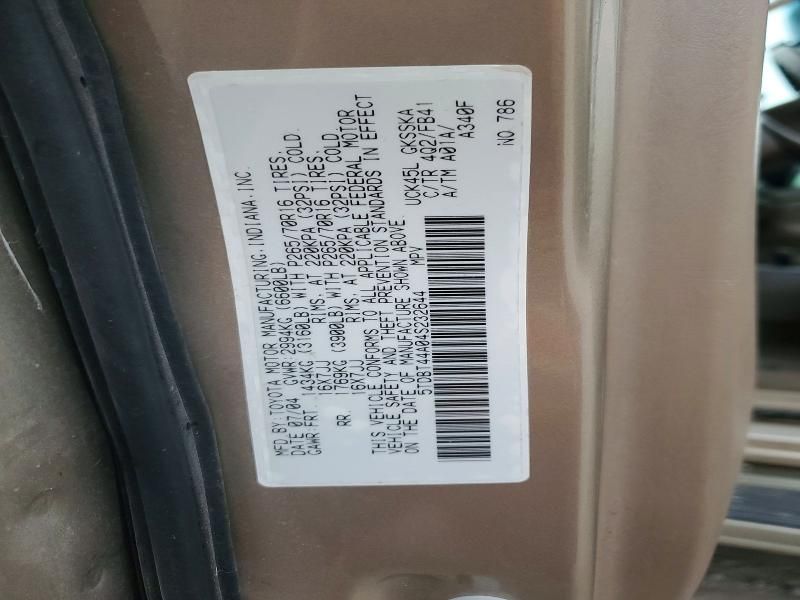 2004 Toyota Sequoia SR5