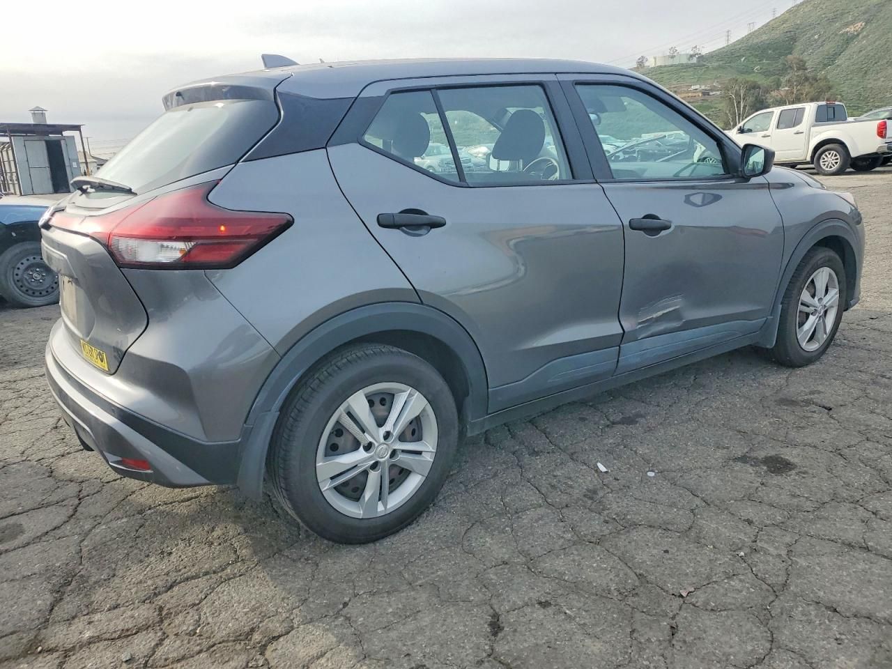 2021 Nissan Kicks s