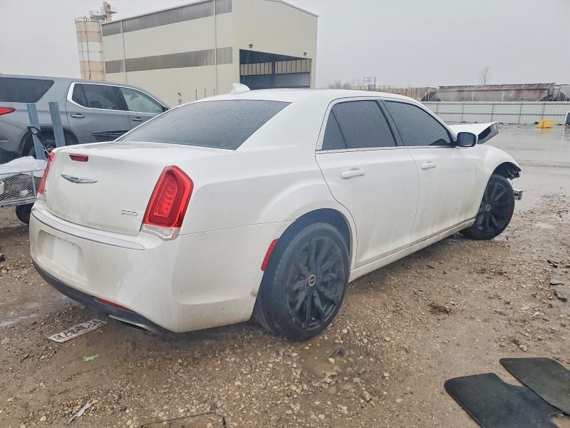 2016 Chrysler 300 Limited