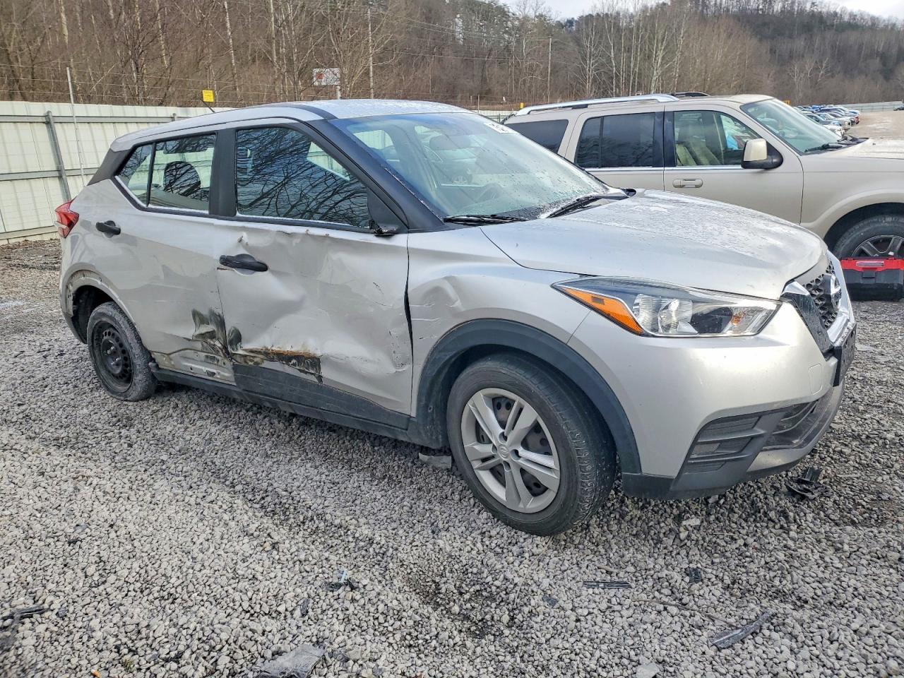 2020 Nissan Kicks s