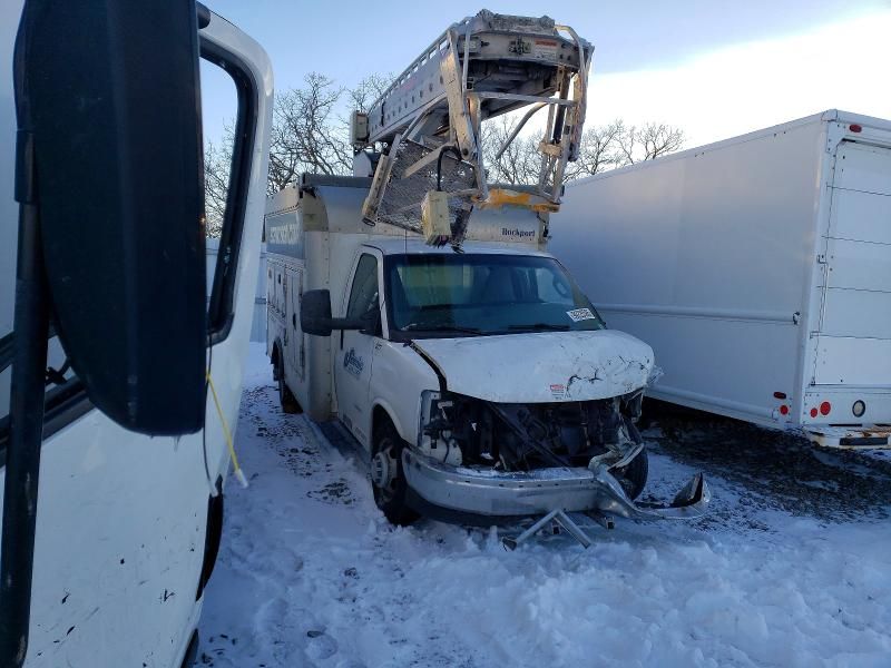 2017 Chevrolet Express Utility / Service van