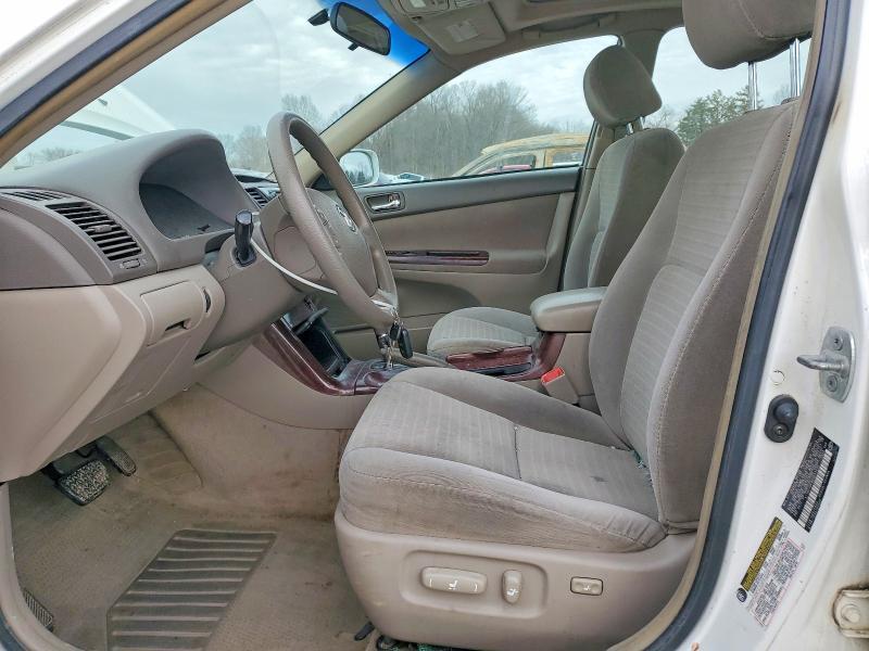 2005 Toyota Camry le