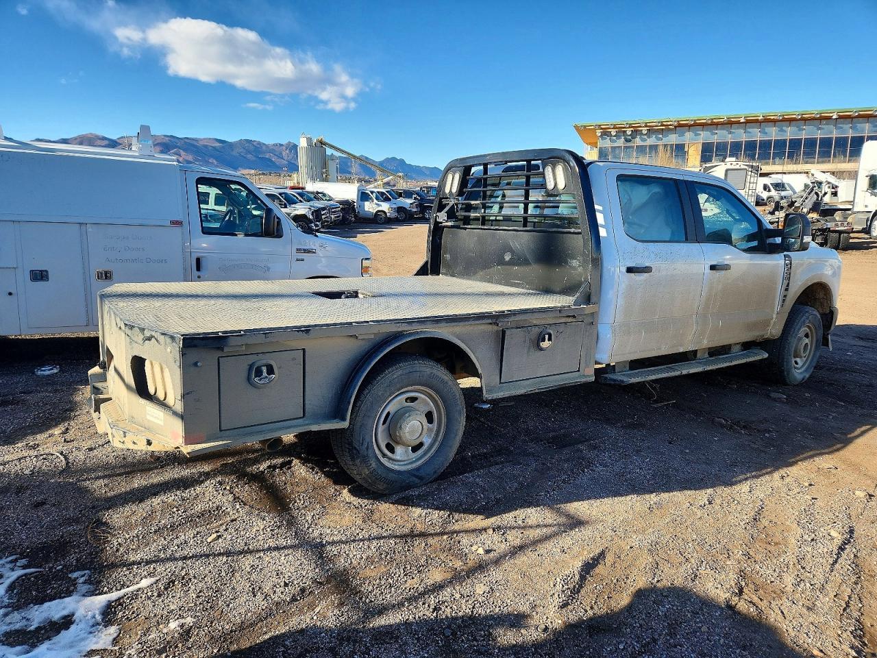 2024 Ford F350 Super Duty Flatbed Truck