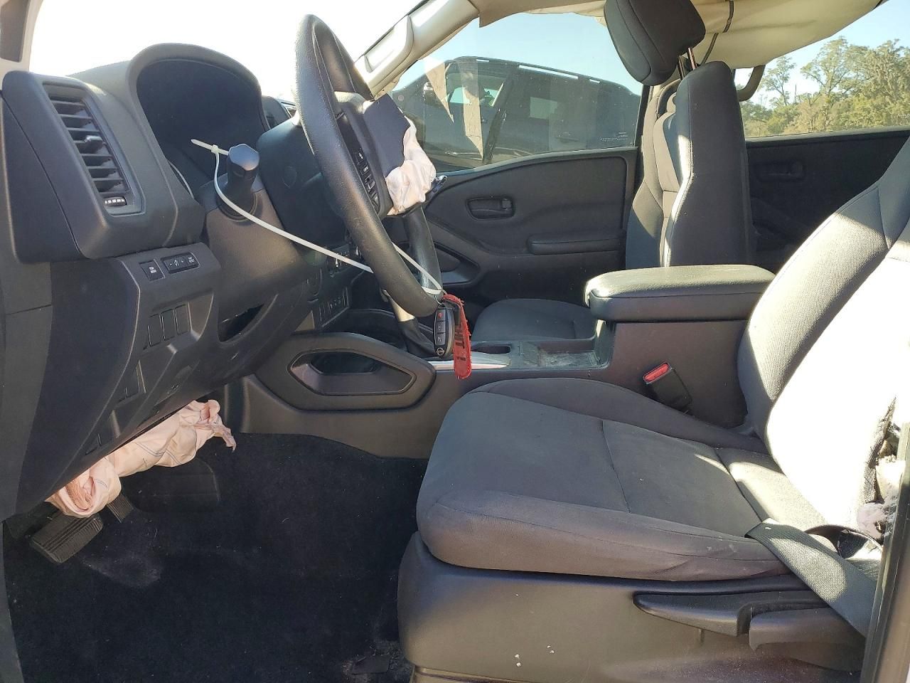 2022 Nissan Frontier s