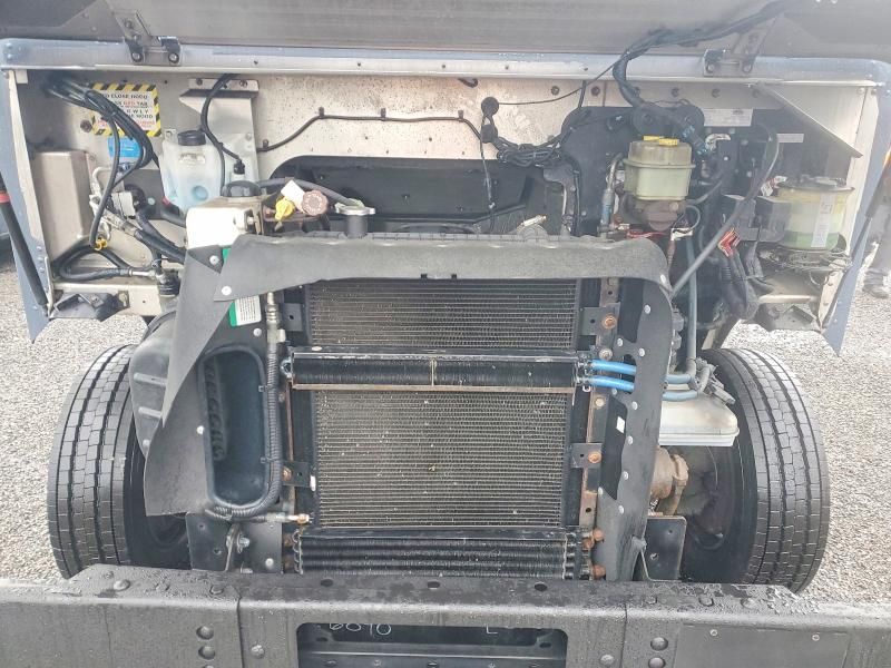 2020 Freightliner Chassis m Line Walk-in van