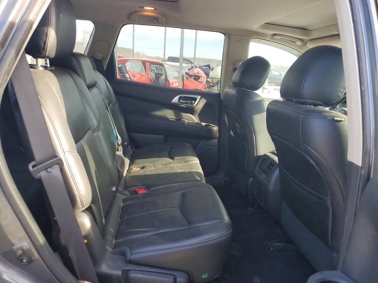 2016 Nissan Pathfinder s