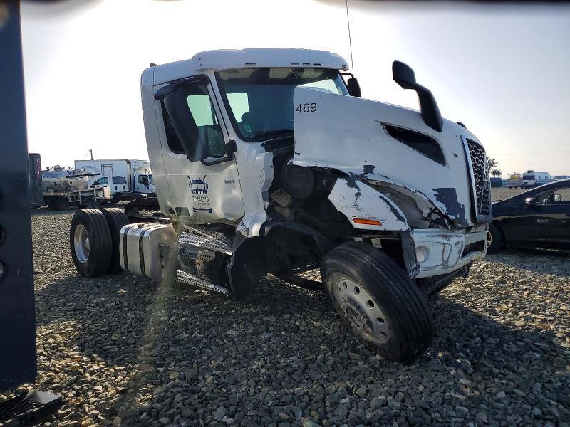 2019 Volvo VNR Semi Truck