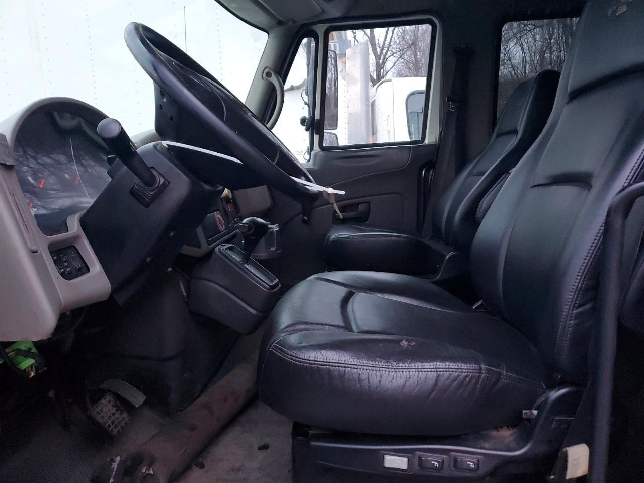 2009 International 4300 BOX Truck