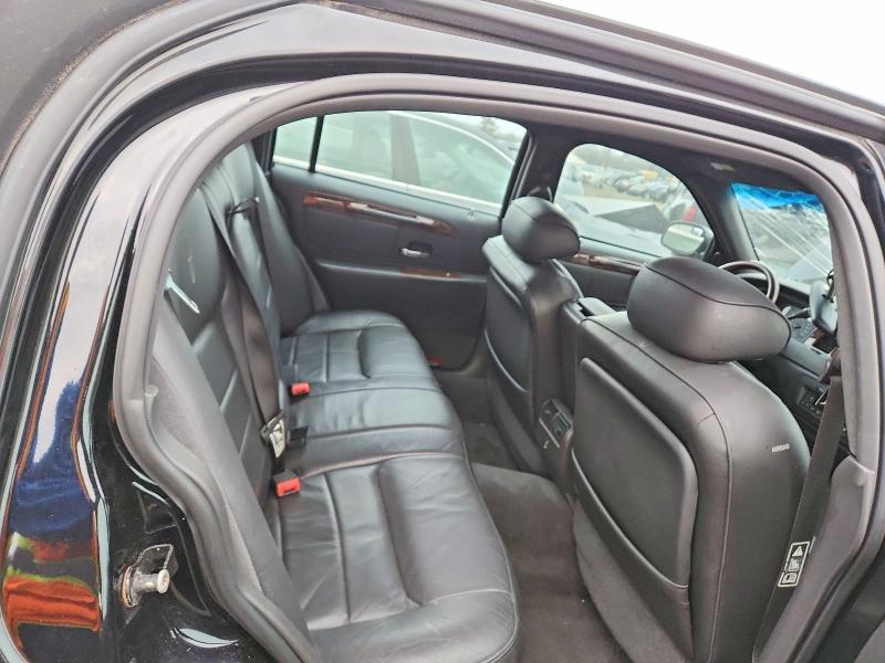 2002 Lincoln Town car Signature