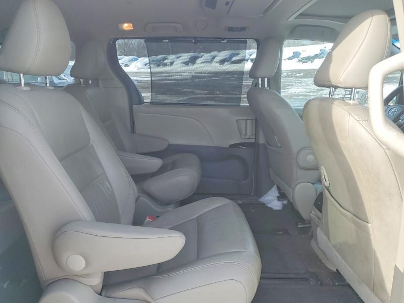 2016 Toyota Sienna xle