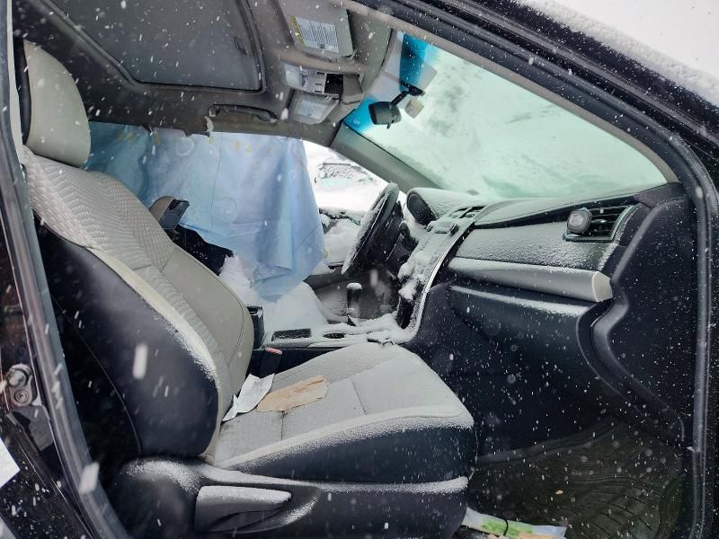 2015 Toyota Camry le