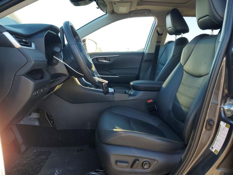 2025 Toyota Rav4 xle Premium