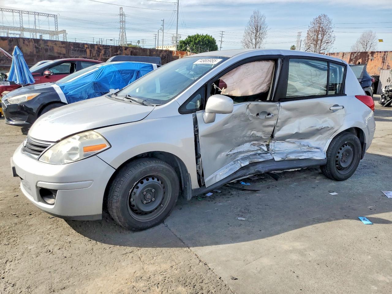 2011 Nissan Versa s