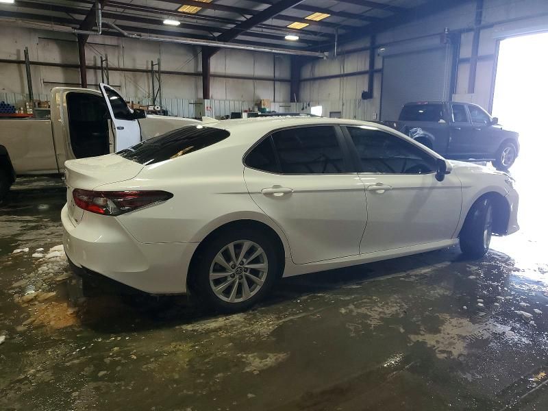 2021 Toyota Camry le