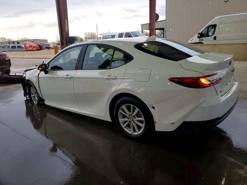 2025 Toyota Camry le